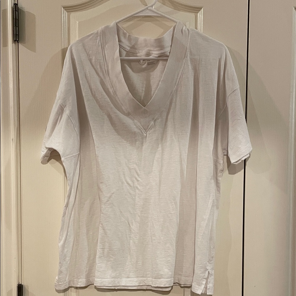 Aerie Classic White V-Neck Tee